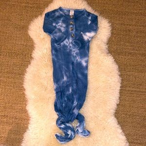 Lou and Lou knotted blue and white tie dye gown